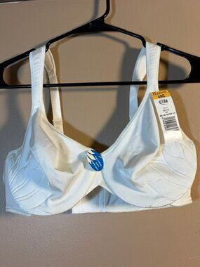 Hanes Style G188 Cushion Underwire Bra in White, size 40C.